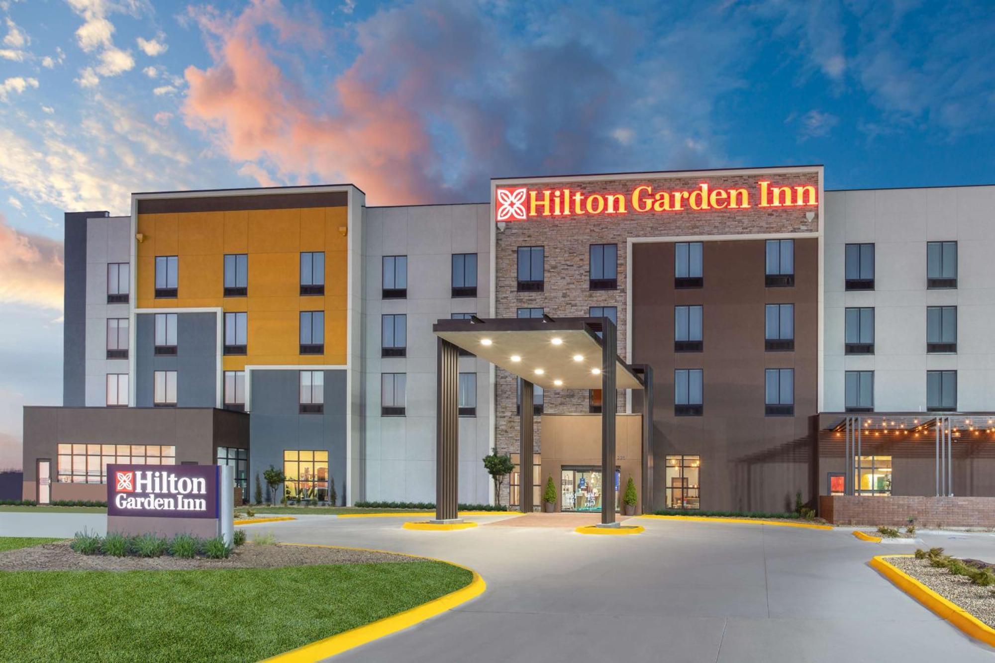 Hilton Garden Inn Hays, Ks Εξωτερικό φωτογραφία