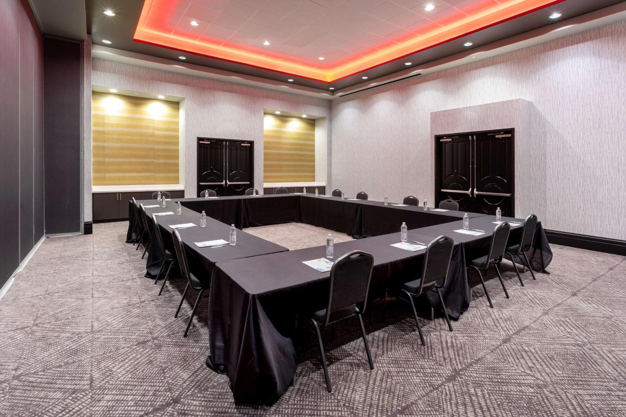 Hilton Garden Inn Hays, Ks Εξωτερικό φωτογραφία