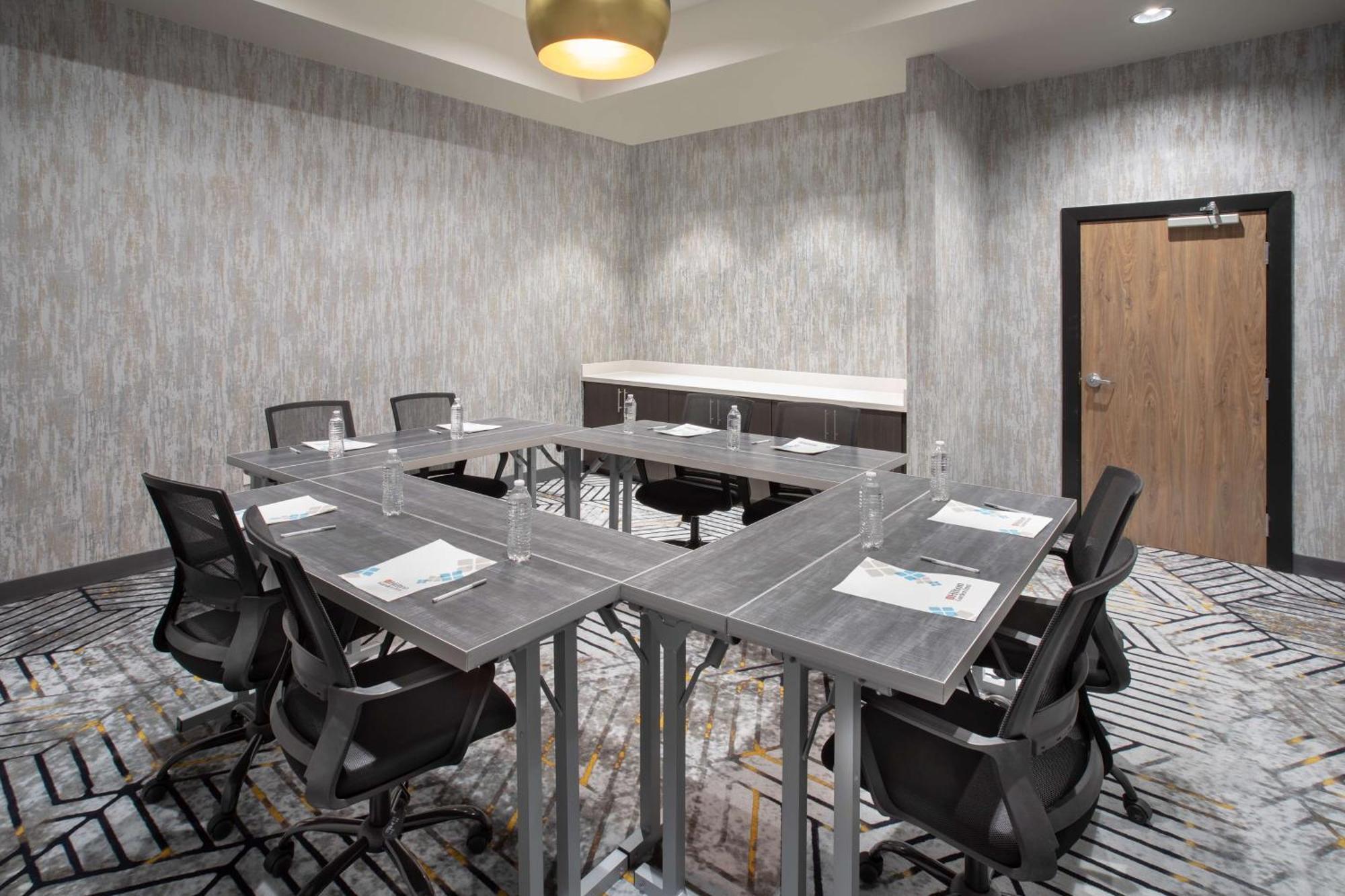 Hilton Garden Inn Hays, Ks Εξωτερικό φωτογραφία